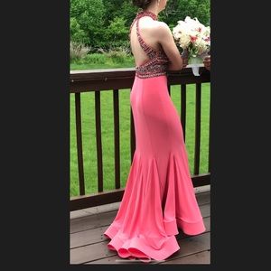 coral prom dress!! 💕